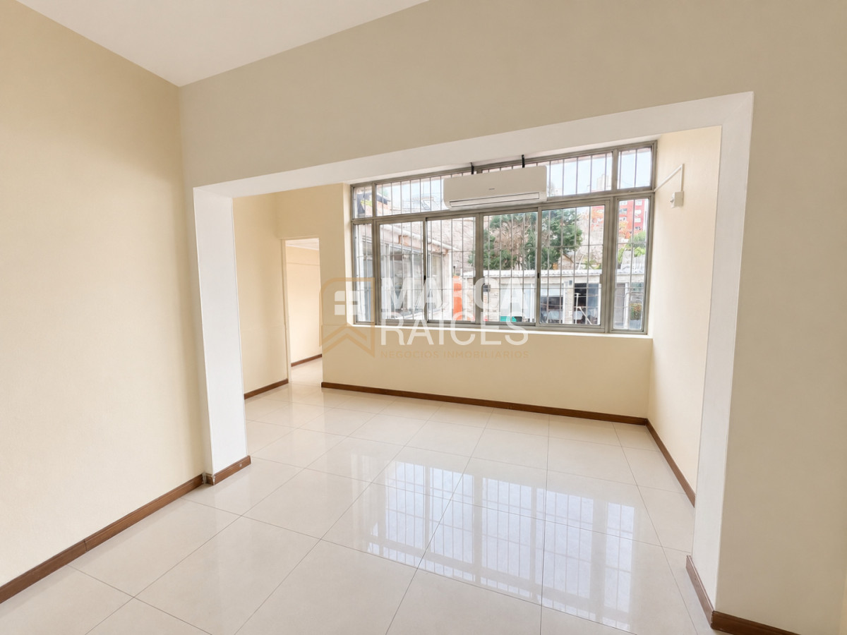 Casa ID.2580 - Alquiler Casa Pocitos 3 dormitorios 3 baños Terraza con parrillero Ideal Vivienda o Empresa Pocitos Montevideo