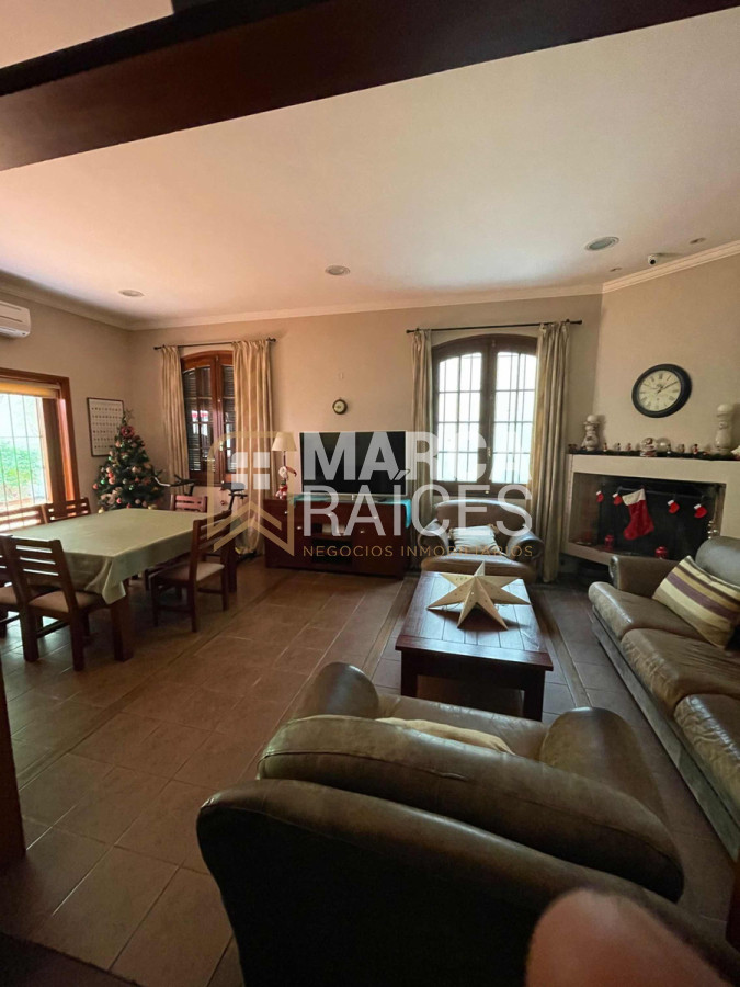 Casa ID.899 - Venta Casa 4 Dormitorios 3 Baños 3 Garage Punta Carretas Montevideo 