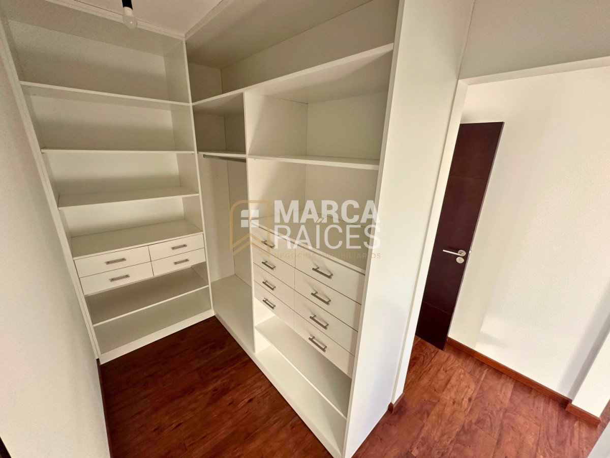 Casa ID.1803 - Venta Casa Premium Altos de La Tahona 4 Dormitorios 4 Baños