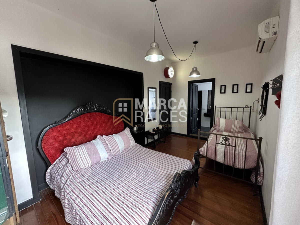 Casa ID.1076 - Casa En Venta 2 Plantas Unica Con Esta Construccion Equipada Terreno 950 m2 Mucha Seguridad Posibilidad de 2 Casas Piedras Blancas Montevideo