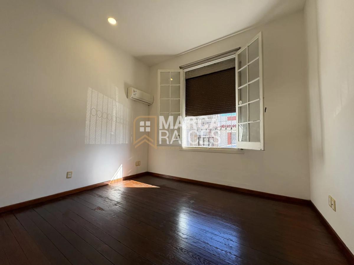 Casa ID.2086 - Alquile Casa De 3 Dormitorios Estufa a Leña Azotea Garaje En Unión Montevideo