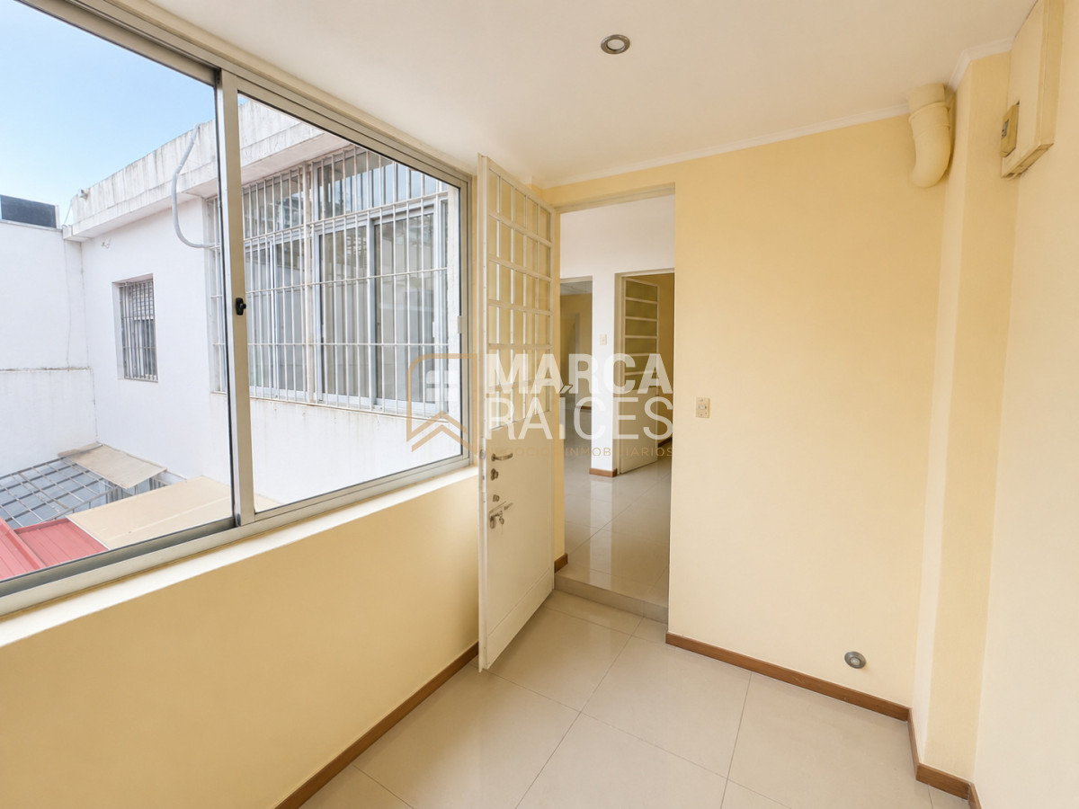 Casa ID.2580 - Alquiler Casa Pocitos 3 dormitorios 3 baños Terraza con parrillero Ideal Vivienda o Empresa Pocitos Montevideo