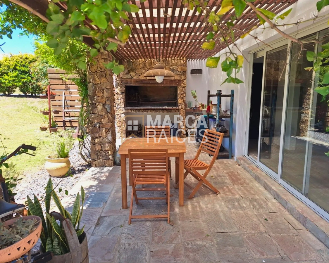 Casa ID.1803 - Casa en Venta Premium Altos de La Tahona 4 Dormitorios 4 Baños