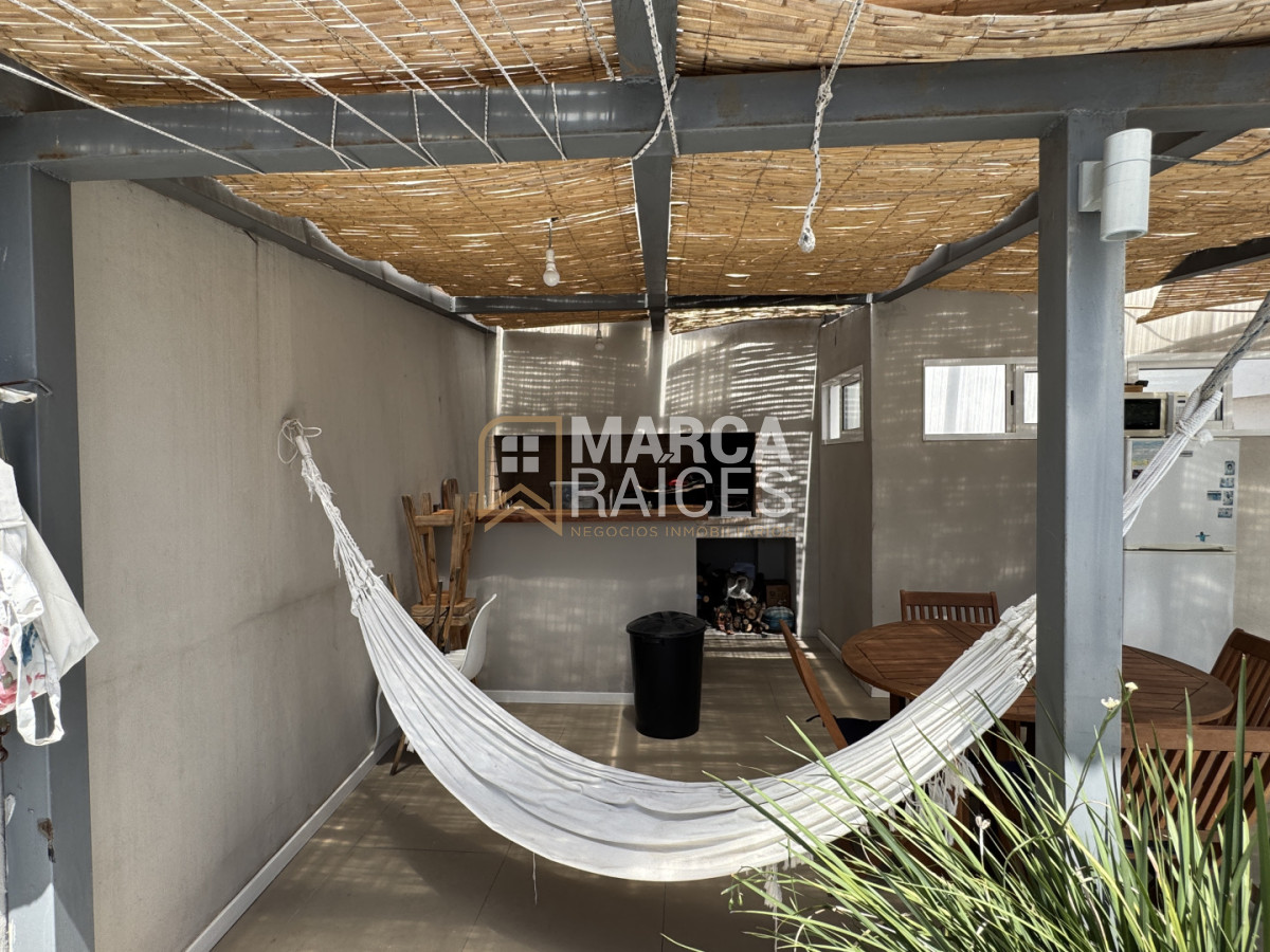 Casa ID.448 - Venta Casa 3 Dormitorios 2 Baños Patio Parrillero Reciclada Completamente y Amoblada Buceo Montevideo