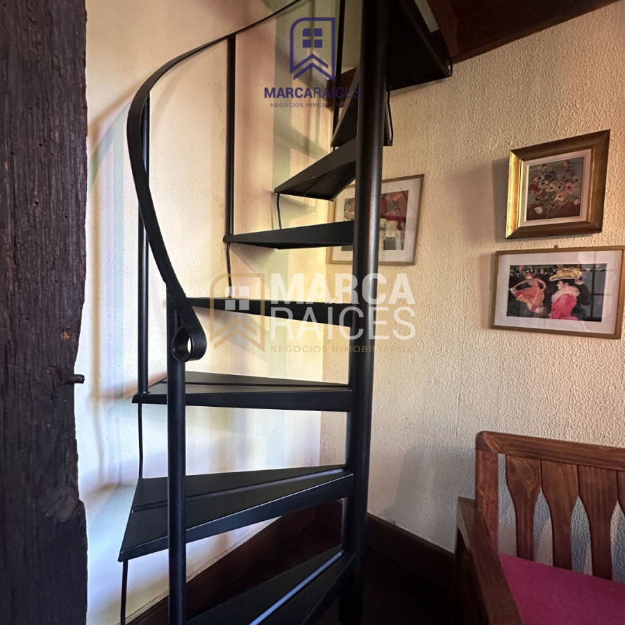 Casa ID.552 - Venta Casa Totalmente Reciclada 5 Dormitorios 2 Baños Centro Montevideo