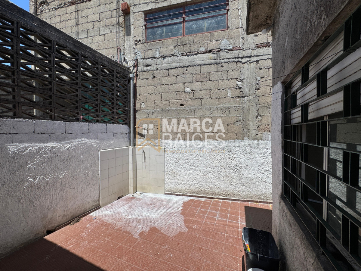 Casa ID.1776 - Alquiler Casa 3 Dormitorios Cocina Definida Living Amplio con Estufa a Leña Cochera Las Acacias Montevideo