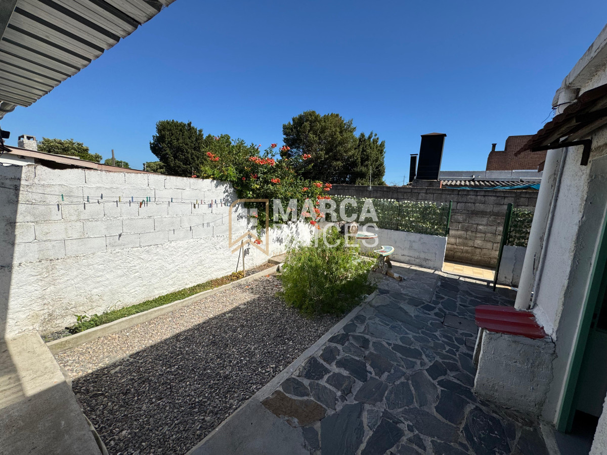 Casa ID.1519 - Venta Casa y 2 Apartamentos con Renta Activa en Malvín Norte Vivienda o Inversion Montevideo