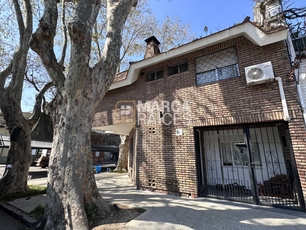 Casa ID.1073 - Venta Casa 4 Dormitorios 3 Baños Patio con Parrillero Parque Batlle Montevideo