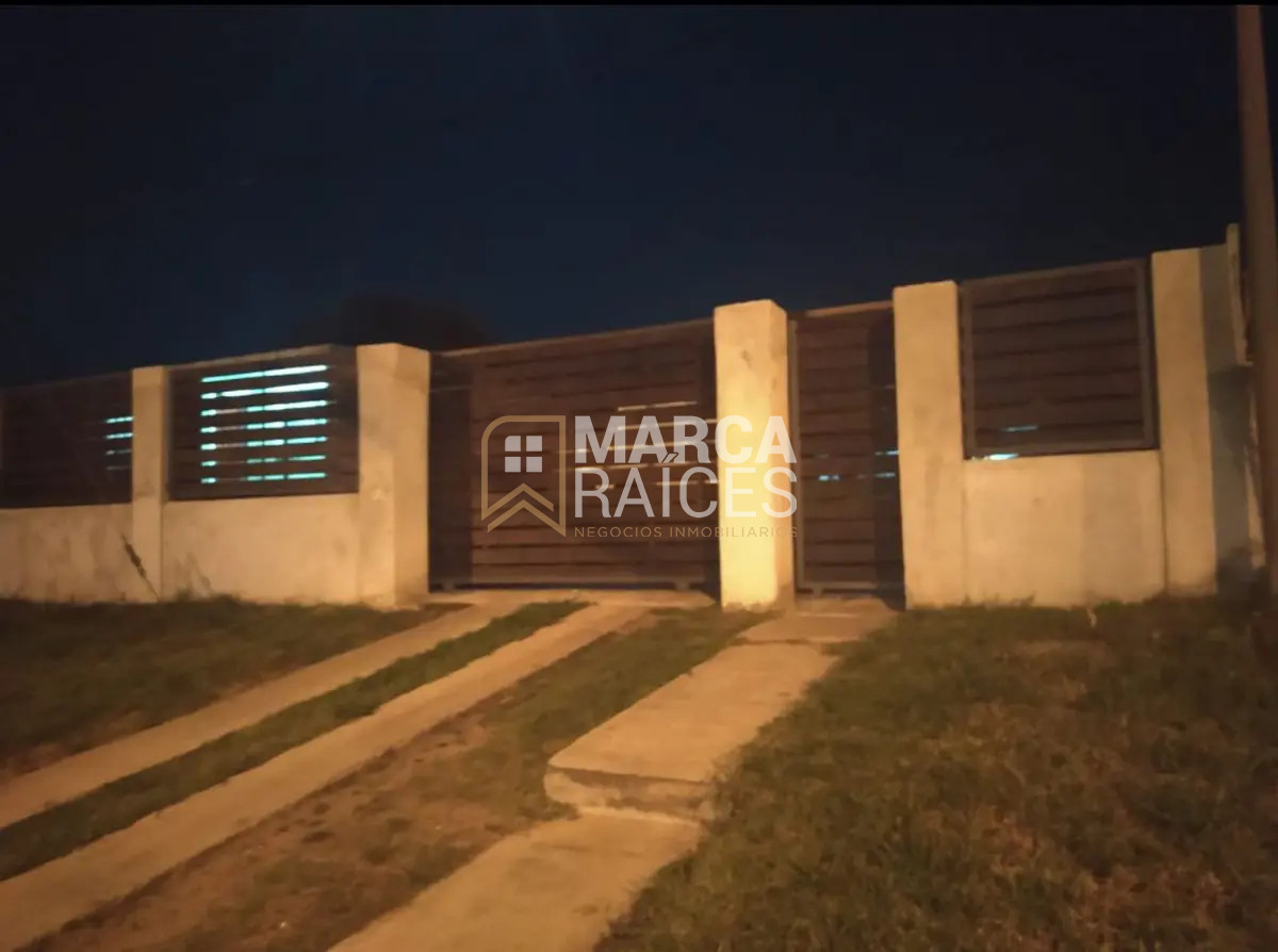 Casa ID.1562 - Venta Casa 3 Dormitorios en Terreno de 580 m² – Flor de Maroñas – Montevideo