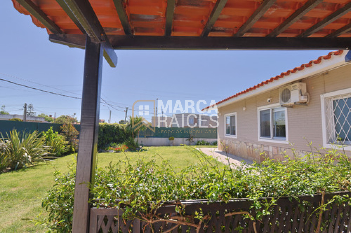 Casa ID.1705 - Casa Venta 3 Dormitorios 2 Baños Doble Garage Sur de Carrasco (San Jose de Carrasco)