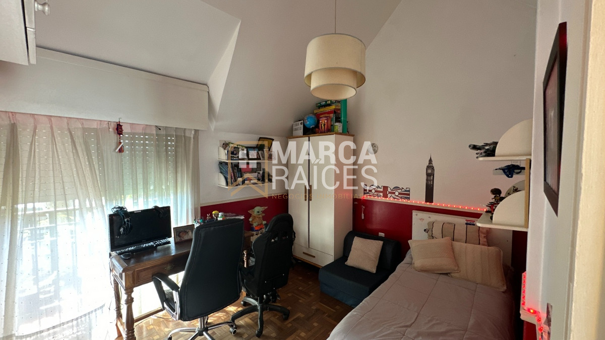Casa ID.1073 - Venta Casa 4 Dormitorios 3 Baños Patio con Parrillero Parque Batlle Montevideo