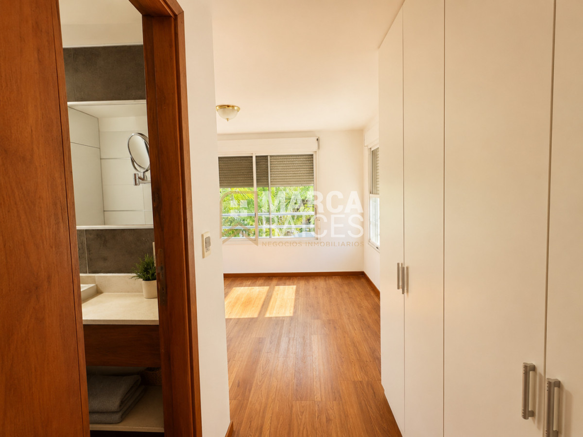 Casa ID.2037 - Venta Casa Ph Independiente 3 Dormitorios 3 Baños Piscina Climatizada Parrillero Cochera Parque Miramar 