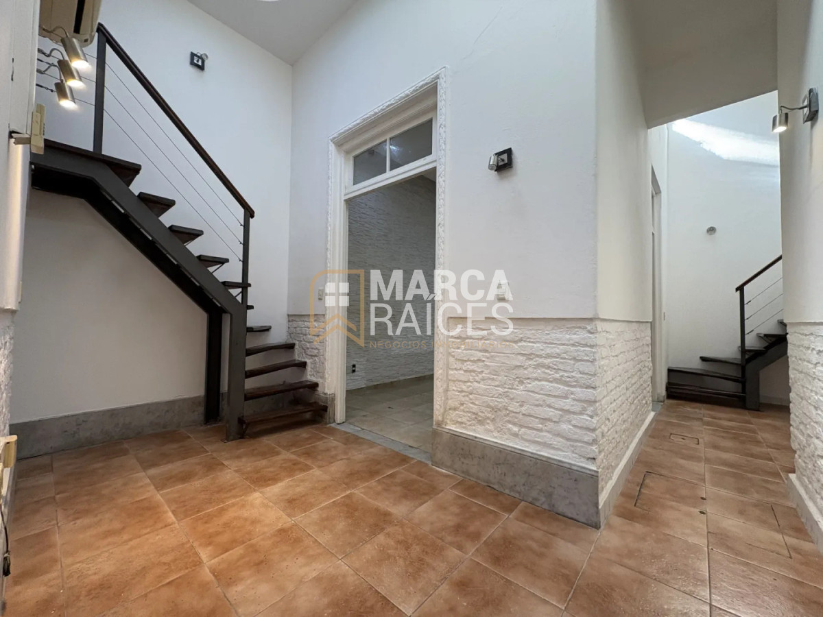 Casa ID.2086 - Alquile Casa De 3 Dormitorios Estufa a Leña Azotea Garaje En Unión Montevideo