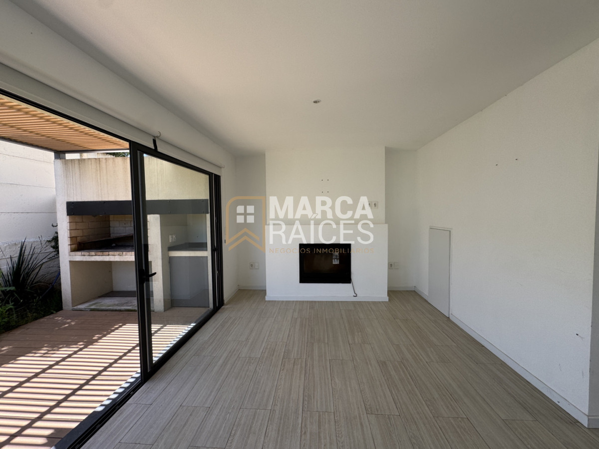 Casa ID.1661 - Alquiler Casa Comoda 3 dormitorios en condominio cerrado con seguridad Carrasco Montevideo