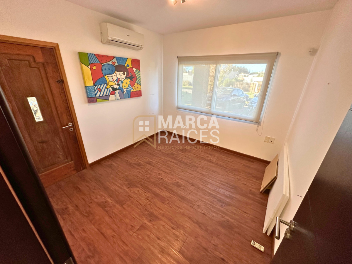 Casa ID.1803 - Venta Casa Premium Altos de La Tahona 4 Dormitorios 4 Baños