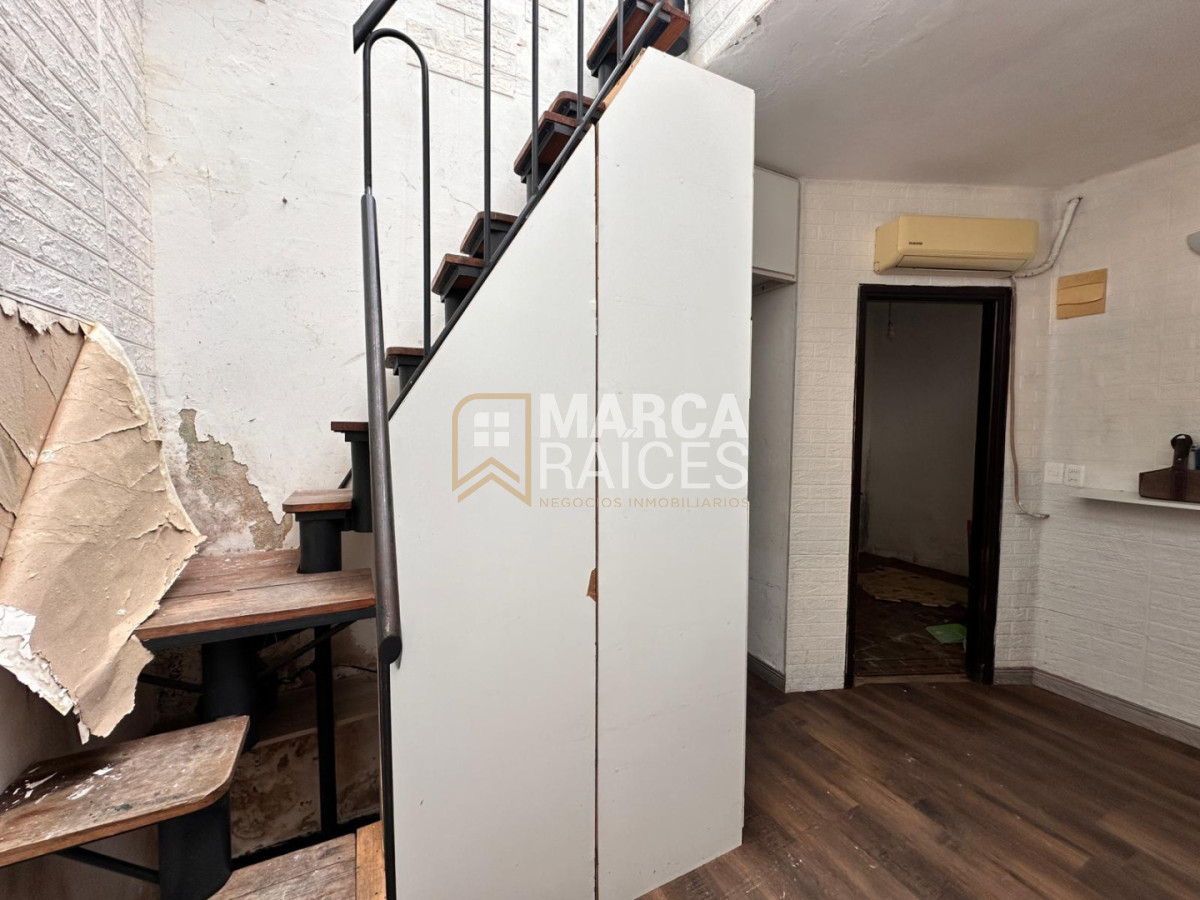 Casa ID.1899 - Venta Apartamento tipo casa 3 Dormitorios a reciclar Sin Gastos Comunes En Excelente Ubicación Pocitos