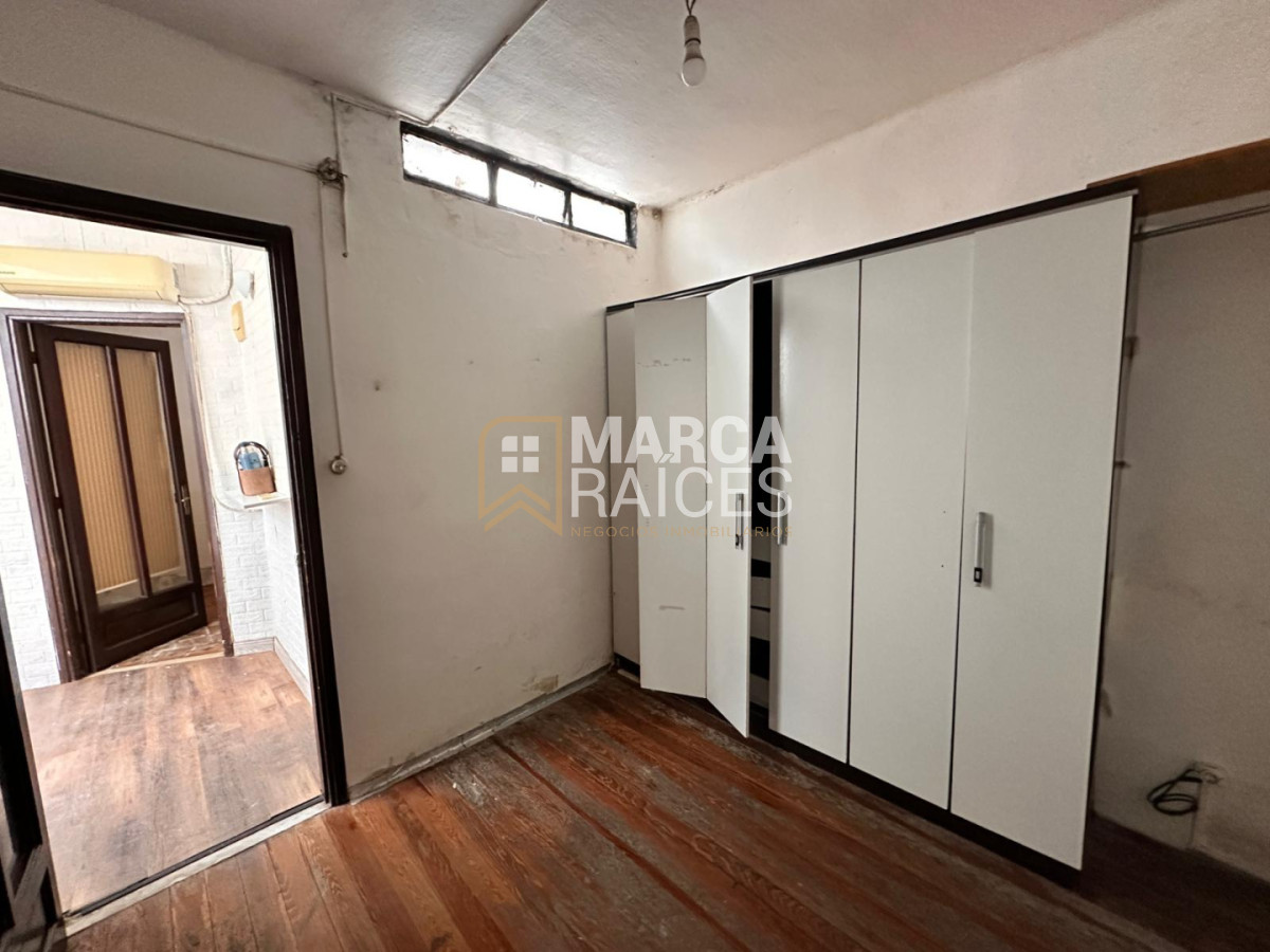 Casa ID.1899 - Venta Apartamento tipo casa 3 Dormitorios a reciclar Sin Gastos Comunes En Excelente Ubicación Pocitos