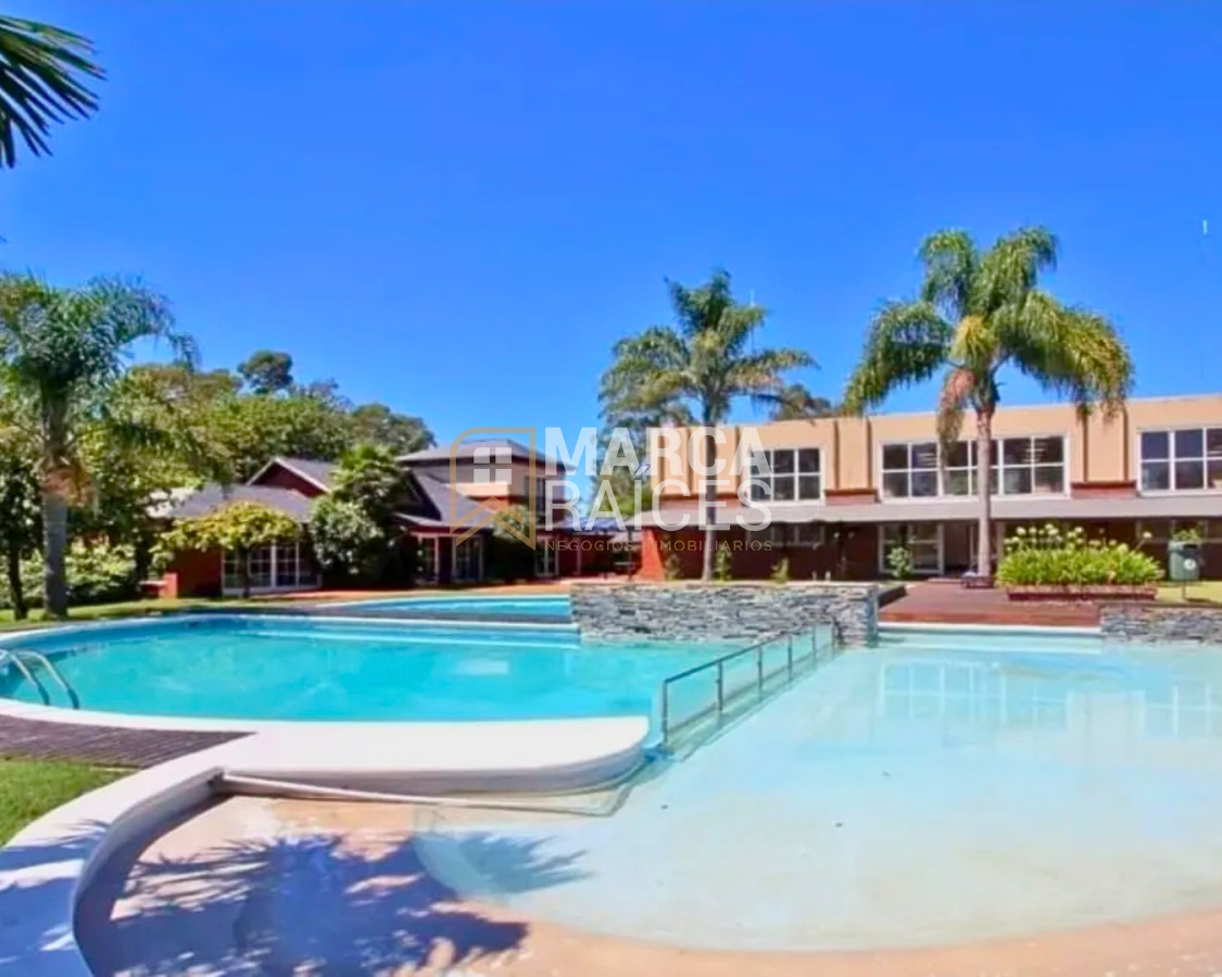 Casa ID.1721 - Venta Casa Premium 4 Dormitorios 2 Baños Cumbres de Carrasco (Barrio Cerrado) Canelones