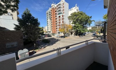 Venta Casa 2 pisos 4 Dormitorios 2 Baños Garage Parque Rodo
