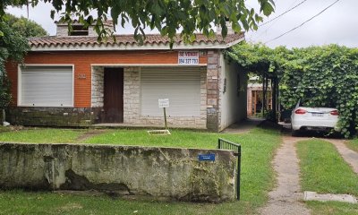 Venta 2 Casas Un Mismo Padron Colon Montevideo