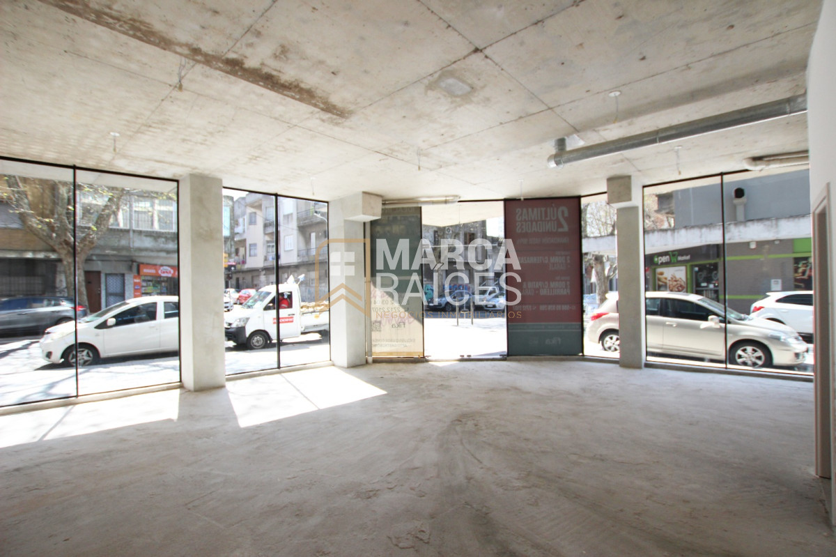 Local Comercial ID.1515 - Venta Local comercial nuevo con muy buena renta en Cordon Montevideo