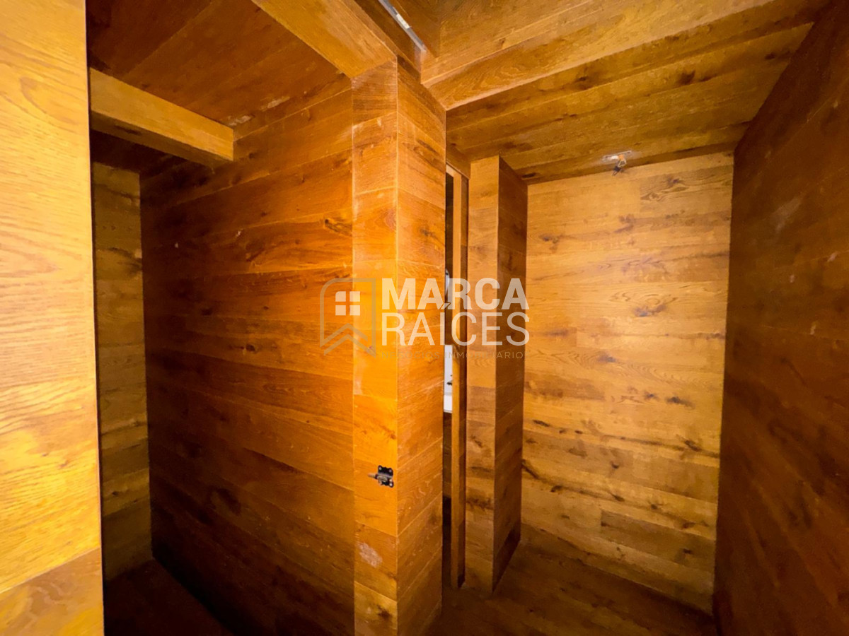 Local Comercial ID.1654 - Alquiler Local comercial de buenas dimensiones en esquina Centro Montevideo