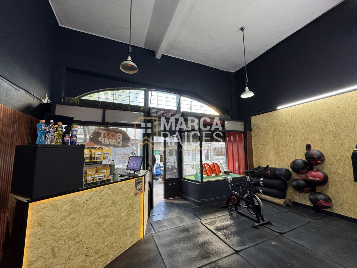 Local Comercial ID.2374 - Venta Local Comercial Actualmente Con Renta 90m2 Centro Montevideo
