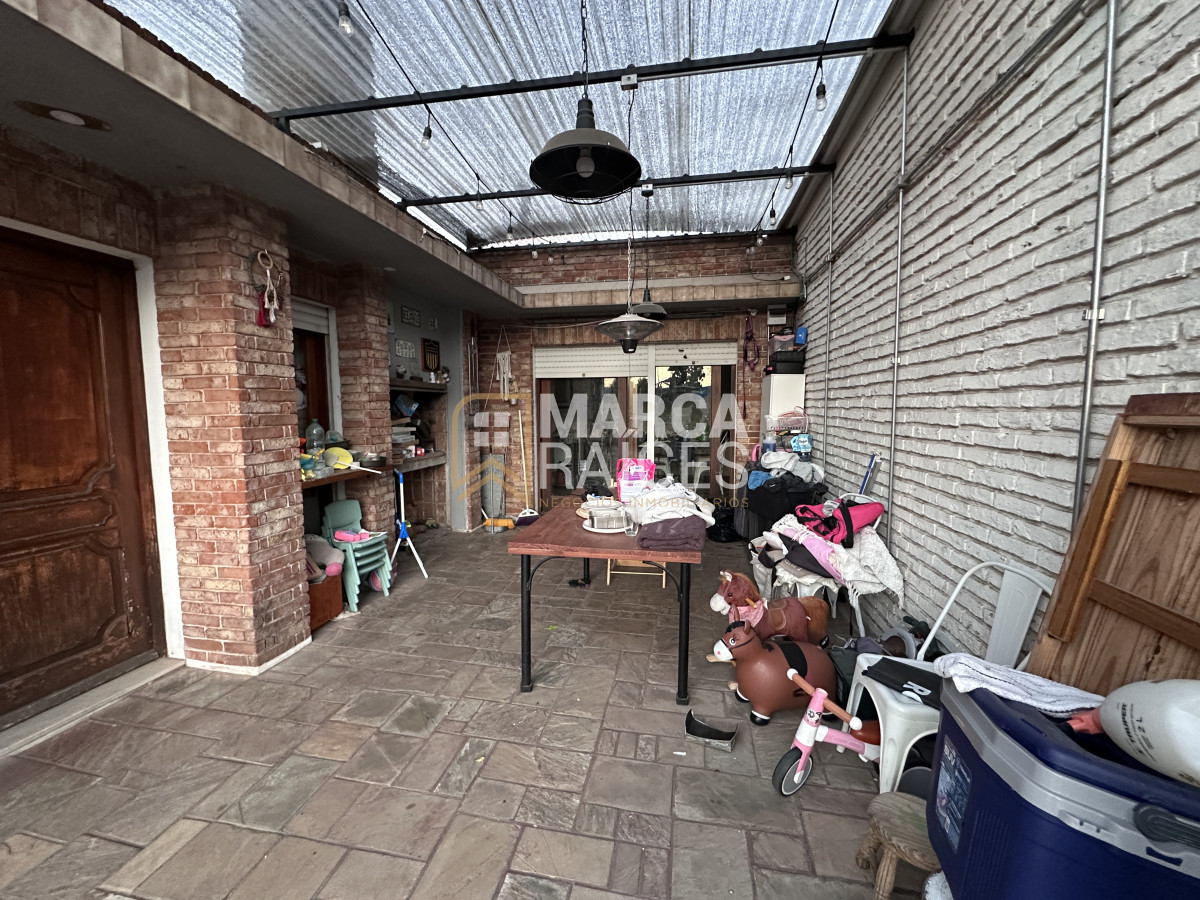 Local Comercial ID.1530 - Venta Local + 2 casas + Depósito en Esquina Estratégica Paso de La Arena Montevideo