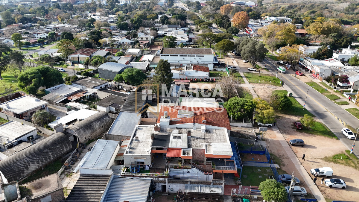Local Comercial ID.1530 - Venta Local + 2 casas + Depósito en Esquina Estratégica Paso de La Arena Montevideo