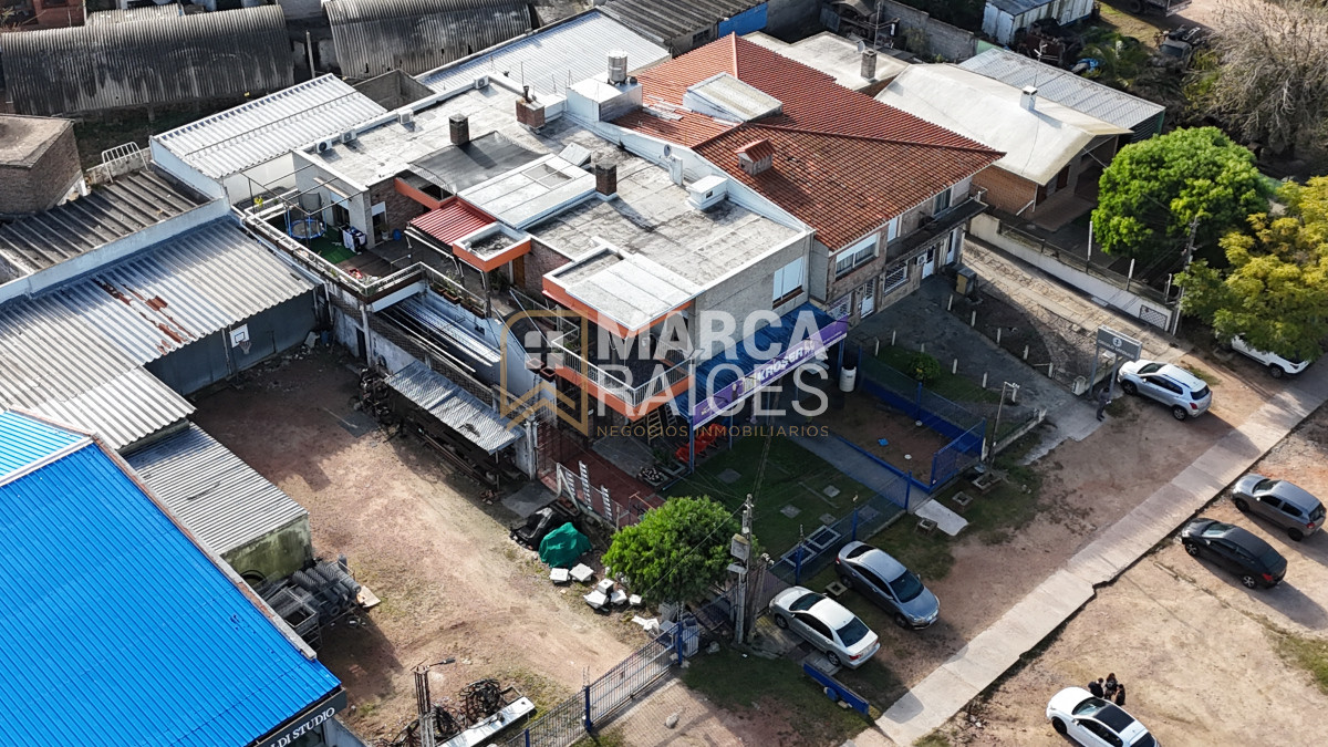 Local Comercial ID.1530 - Venta Local + 2 casas + Depósito en Esquina Estratégica Paso de La Arena Montevideo