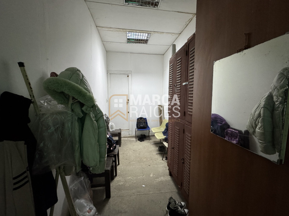 Local Comercial ID.1681 - Alquiler Local Depósito Oficina Batlle Berres Belvedere  Nuevo París Montevideo