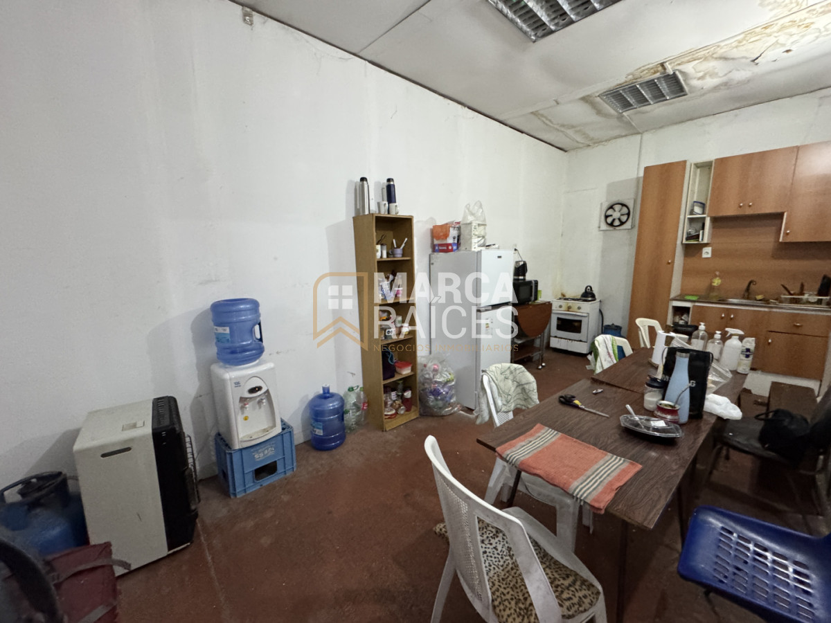 Local Comercial ID.1681 - Alquiler Local Depósito Oficina Batlle Berres Belvedere  Nuevo París Montevideo