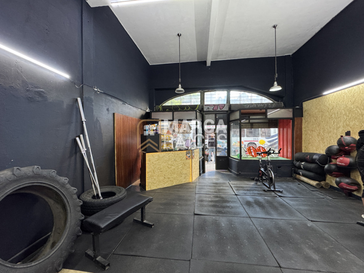 Local Comercial ID.2374 - Venta Local Comercial Actualmente Con Renta 90m2 Centro Montevideo
