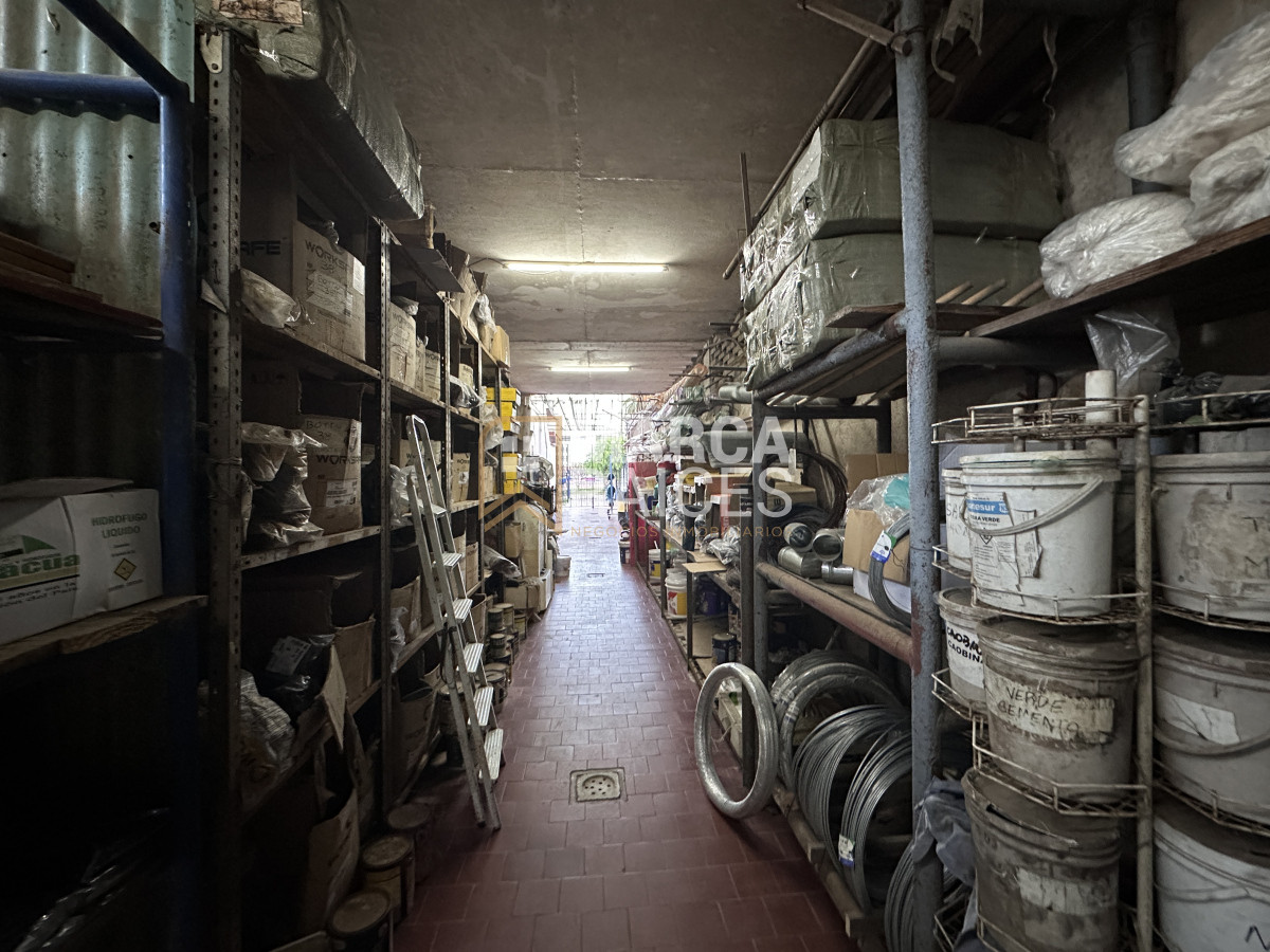 Local Comercial ID.1478 - Gran Oportunidad Venta Local + 2 casas + Depósito en esquina estratégica con Comercio Funcionando Paso de La Arena Montevideo