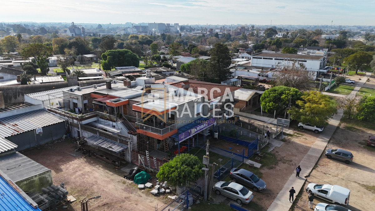 Local Comercial ID.1478 - Gran Oportunidad Venta Local + 2 casas + Depósito en esquina estratégica con Comercio Funcionando Paso de La Arena Montevideo