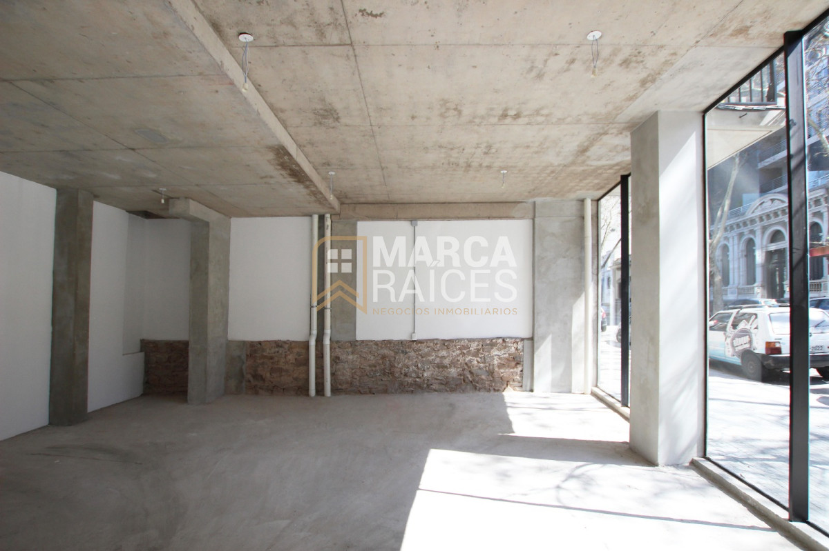 Local Comercial ID.1515 - Venta Local comercial nuevo con muy buena renta en Cordon Montevideo
