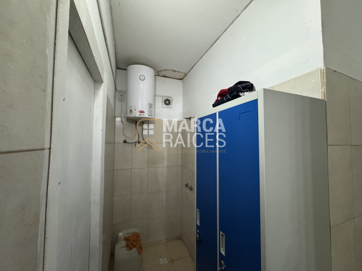 Local Comercial ID.1681 - Alquiler Local Depósito Oficina Batlle Berres Belvedere  Nuevo París Montevideo