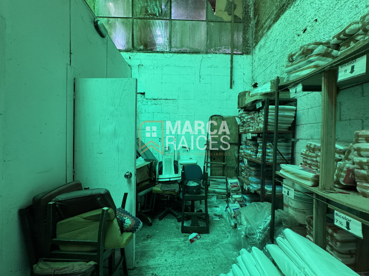 Local Comercial ID.1681 - Alquiler Local Depósito Oficina Batlle Berres Belvedere  Nuevo París Montevideo