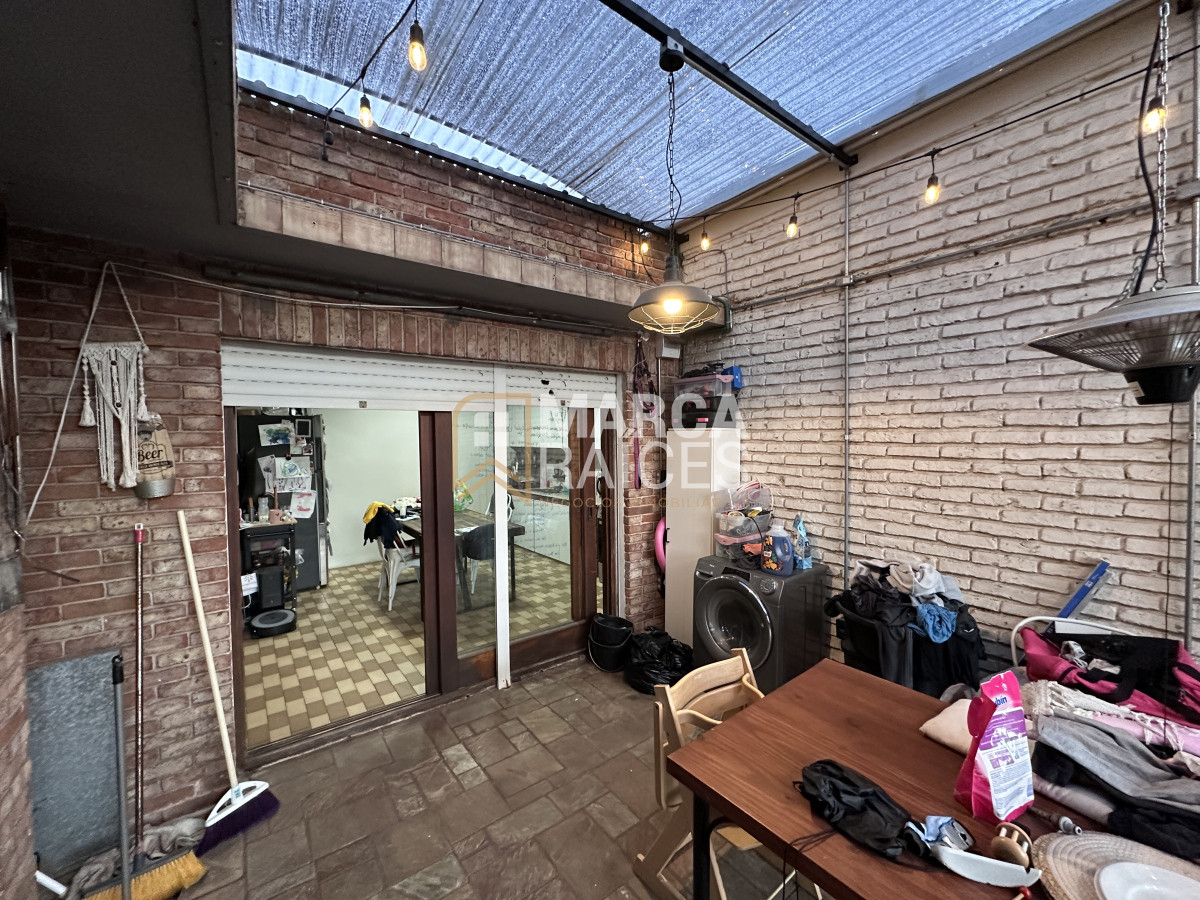 Local Comercial ID.1478 - Gran Oportunidad Venta Local + 2 casas + Depósito en esquina estratégica con Comercio Funcionando Paso de La Arena Montevideo
