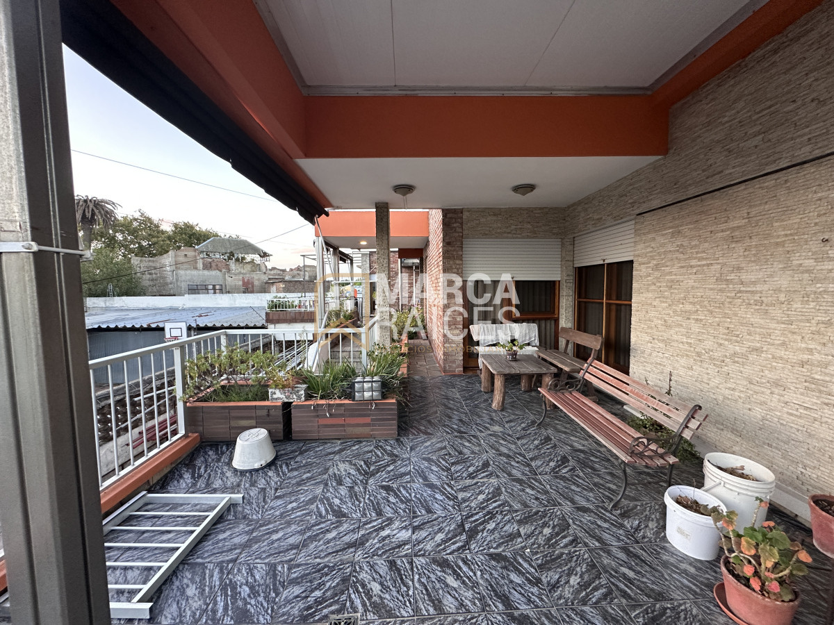 Local Comercial ID.1478 - Gran Oportunidad Venta Local + 2 casas + Depósito en esquina estratégica con Comercio Funcionando Paso de La Arena Montevideo