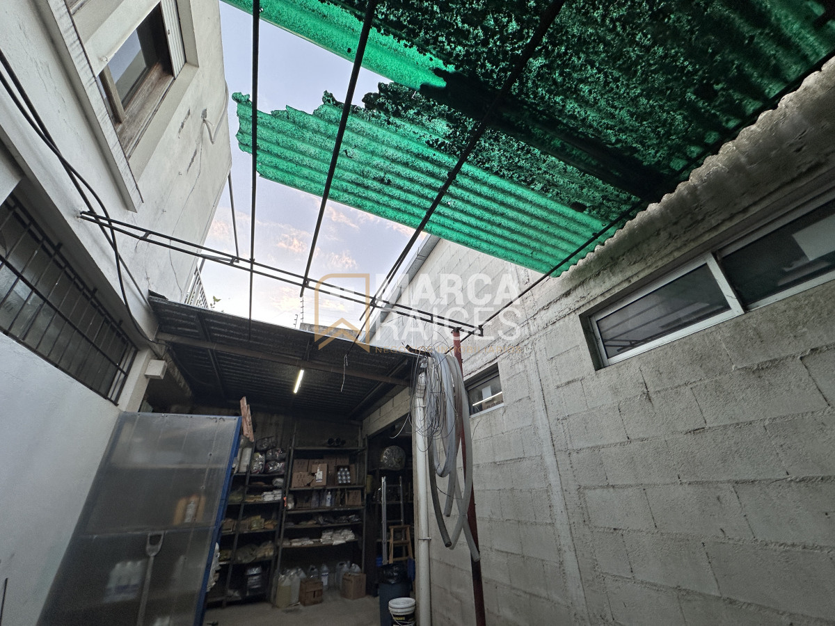 Local Comercial ID.1478 - Gran Oportunidad Venta Local + 2 casas + Depósito en esquina estratégica con Comercio Funcionando Paso de La Arena Montevideo