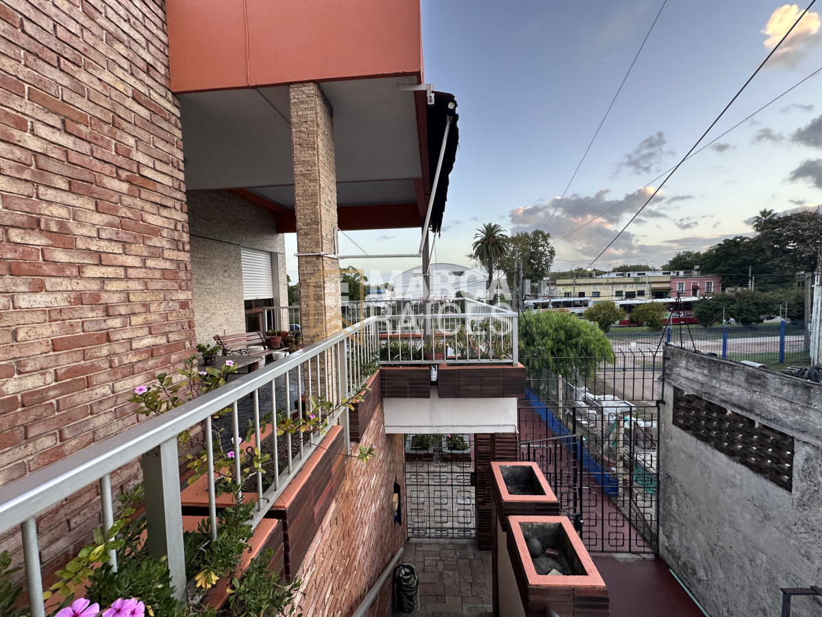 Local Comercial ID.1478 - Gran Oportunidad Venta Local + 2 casas + Depósito en esquina estratégica con Comercio Funcionando Paso de La Arena Montevideo