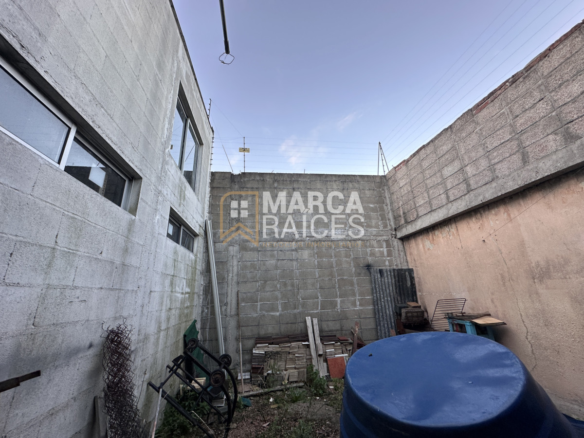 Local Comercial ID.1478 - Gran Oportunidad Venta Local + 2 casas + Depósito en esquina estratégica con Comercio Funcionando Paso de La Arena Montevideo