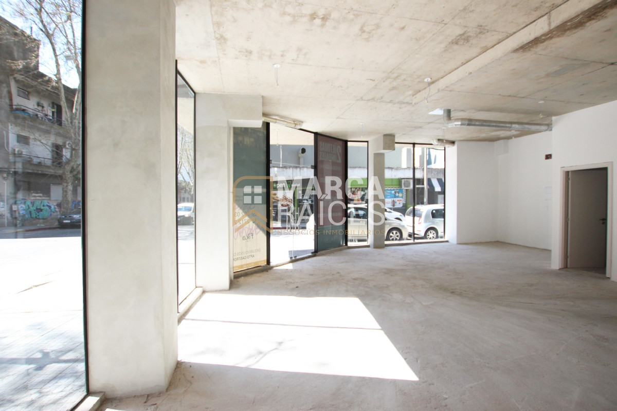 Local Comercial ID.1515 - Venta Local comercial nuevo con muy buena renta en Cordon Montevideo