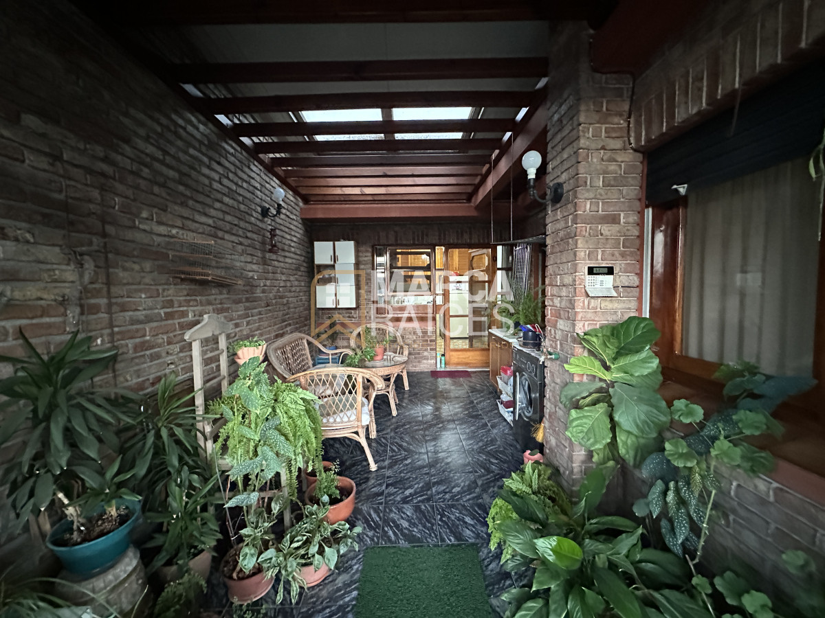 Local Comercial ID.1478 - Gran Oportunidad Venta Local + 2 casas + Depósito en esquina estratégica con Comercio Funcionando Paso de La Arena Montevideo