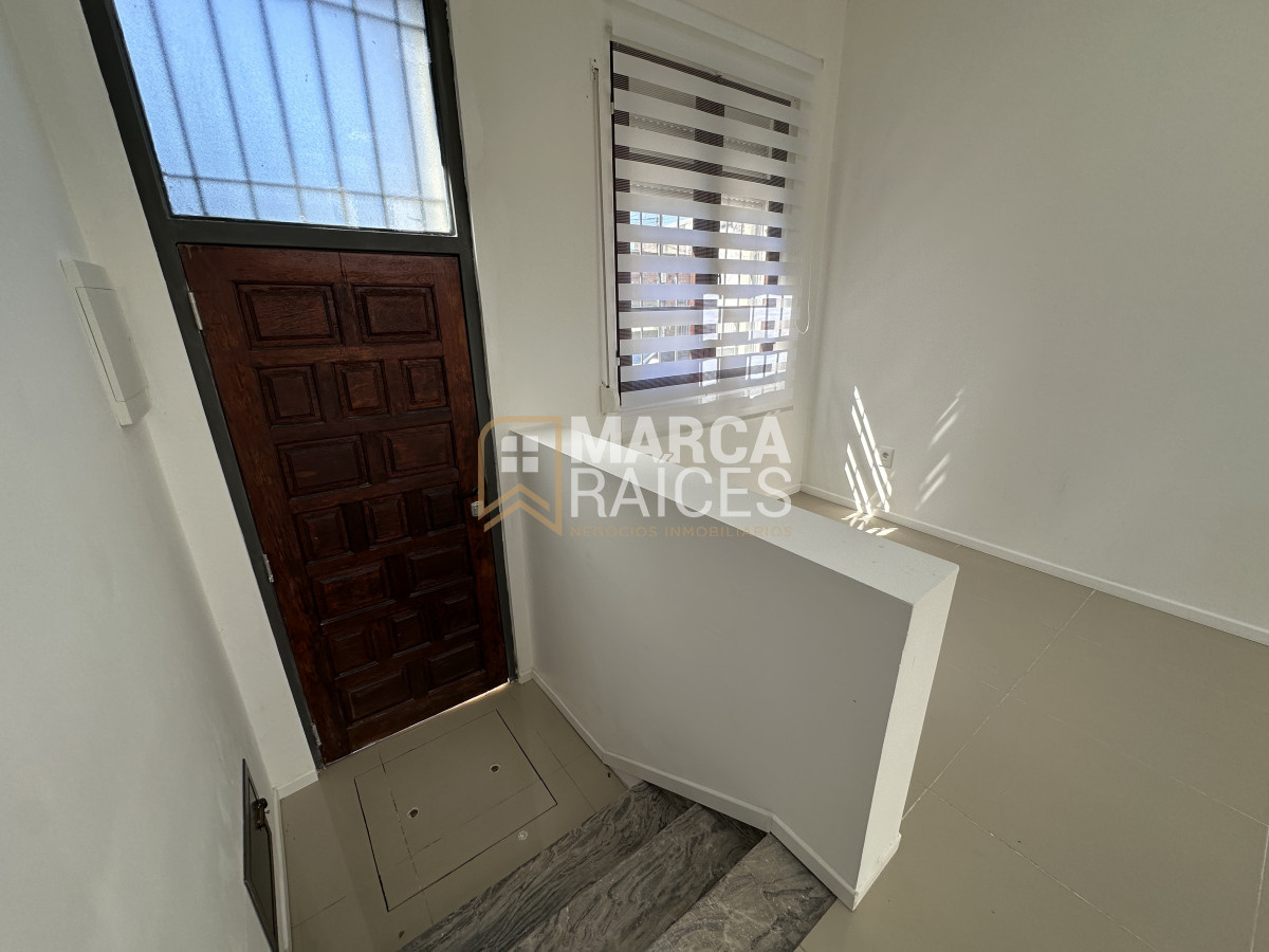 Apartamento ID.1334 - Venta casa ph 3 dormitorios entrada independiente con terraza cerca del Antel Arenas Montevideo