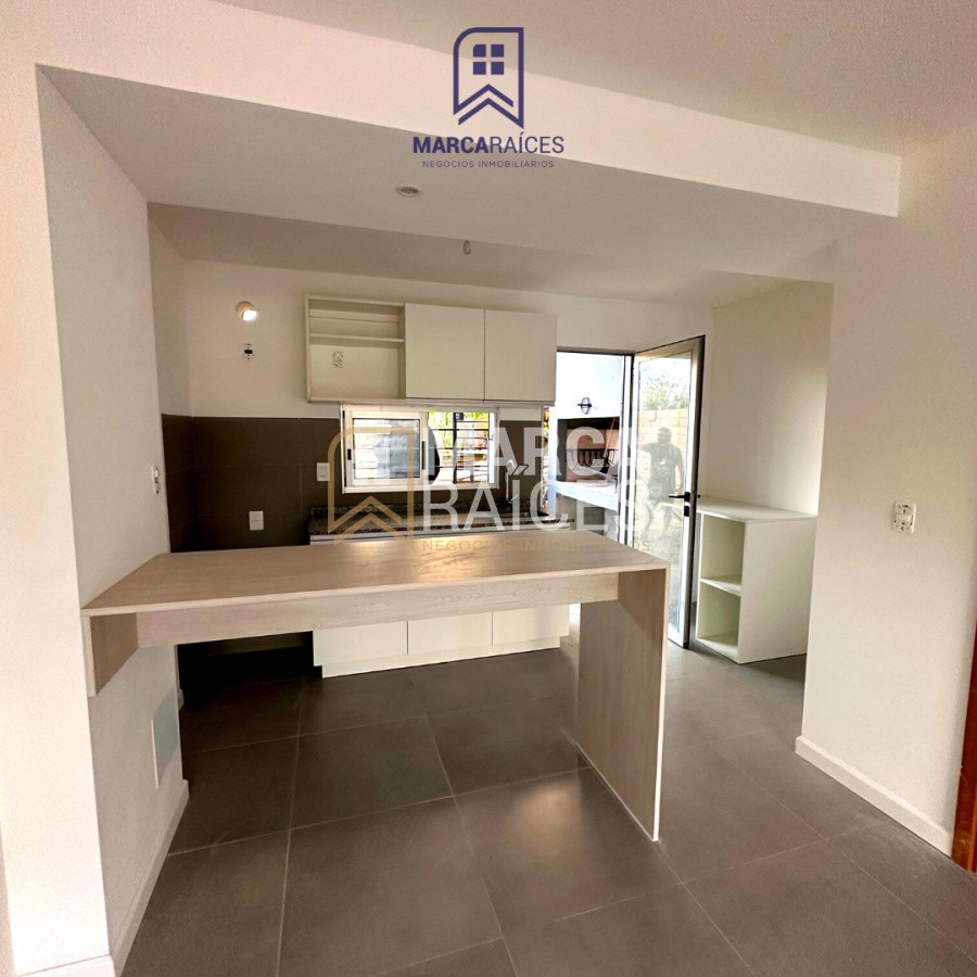 Apartamento ID.270 - Venta casa 2 Dormitorios 2 baños Patio con Parrillero garaje incluido a estrenar Solymar Montevideo
