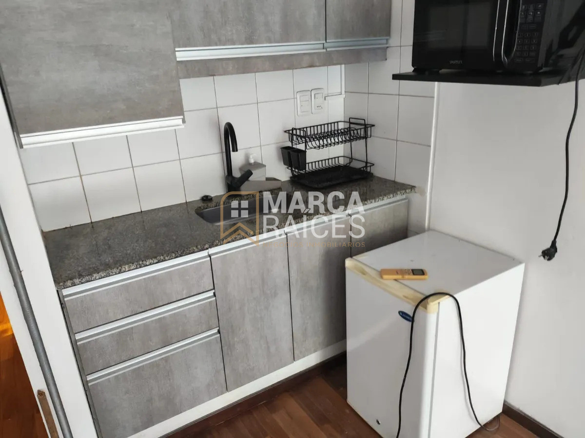 Apartamento ID.1778 - Alquiler Monoambiente con balcón. Pocitos, Montevideo