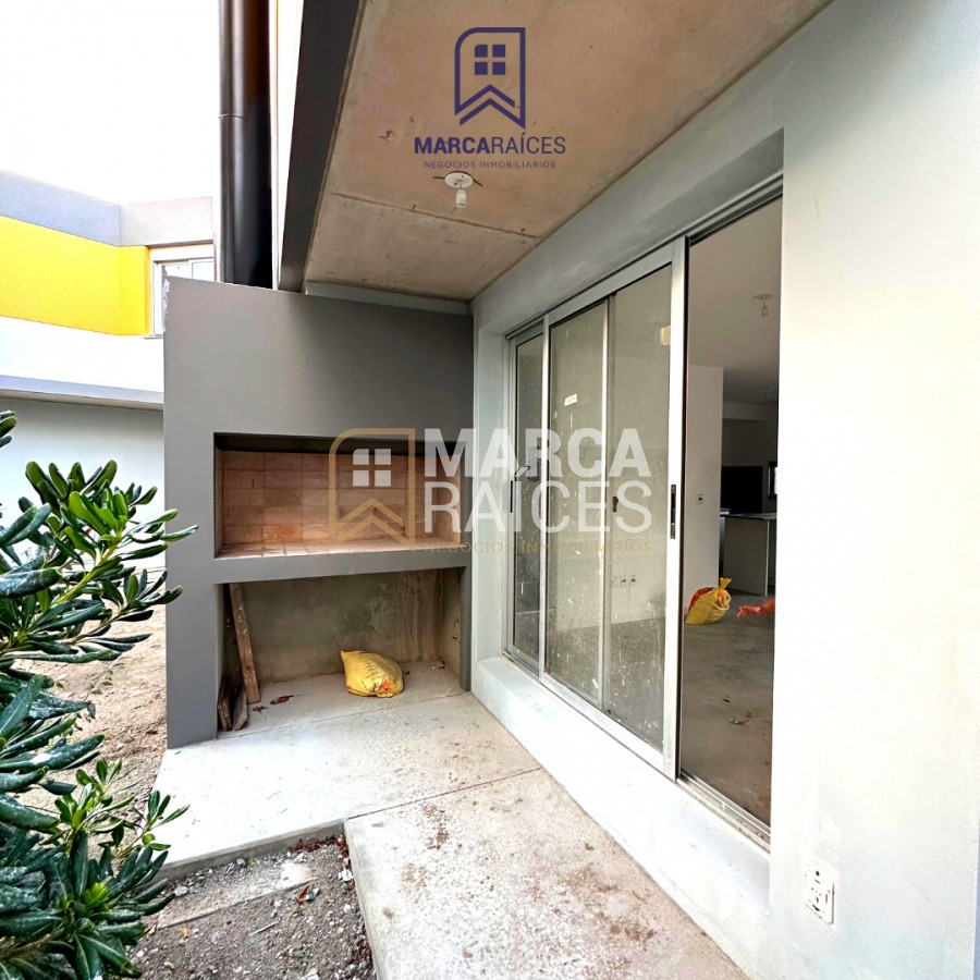Apartamento ID.270 - Venta casa 2 Dormitorios 2 baños Patio con Parrillero garaje incluido a estrenar Solymar Montevideo