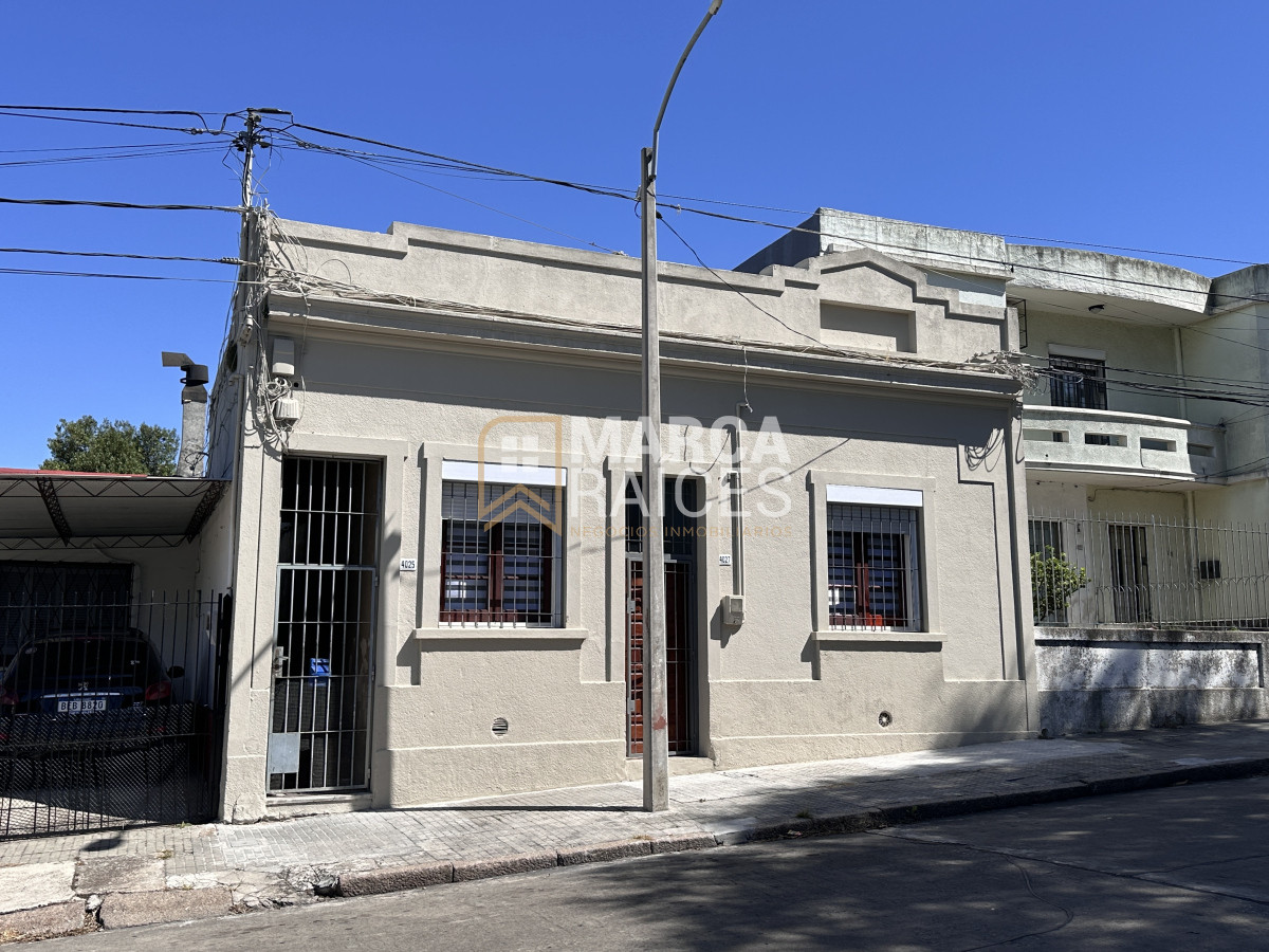 Apartamento ID.1334 - Venta casa ph 3 dormitorios entrada independiente con terraza cerca del Antel Arenas Montevideo